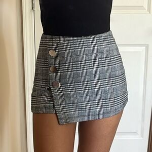Plaid skirt with side buttons